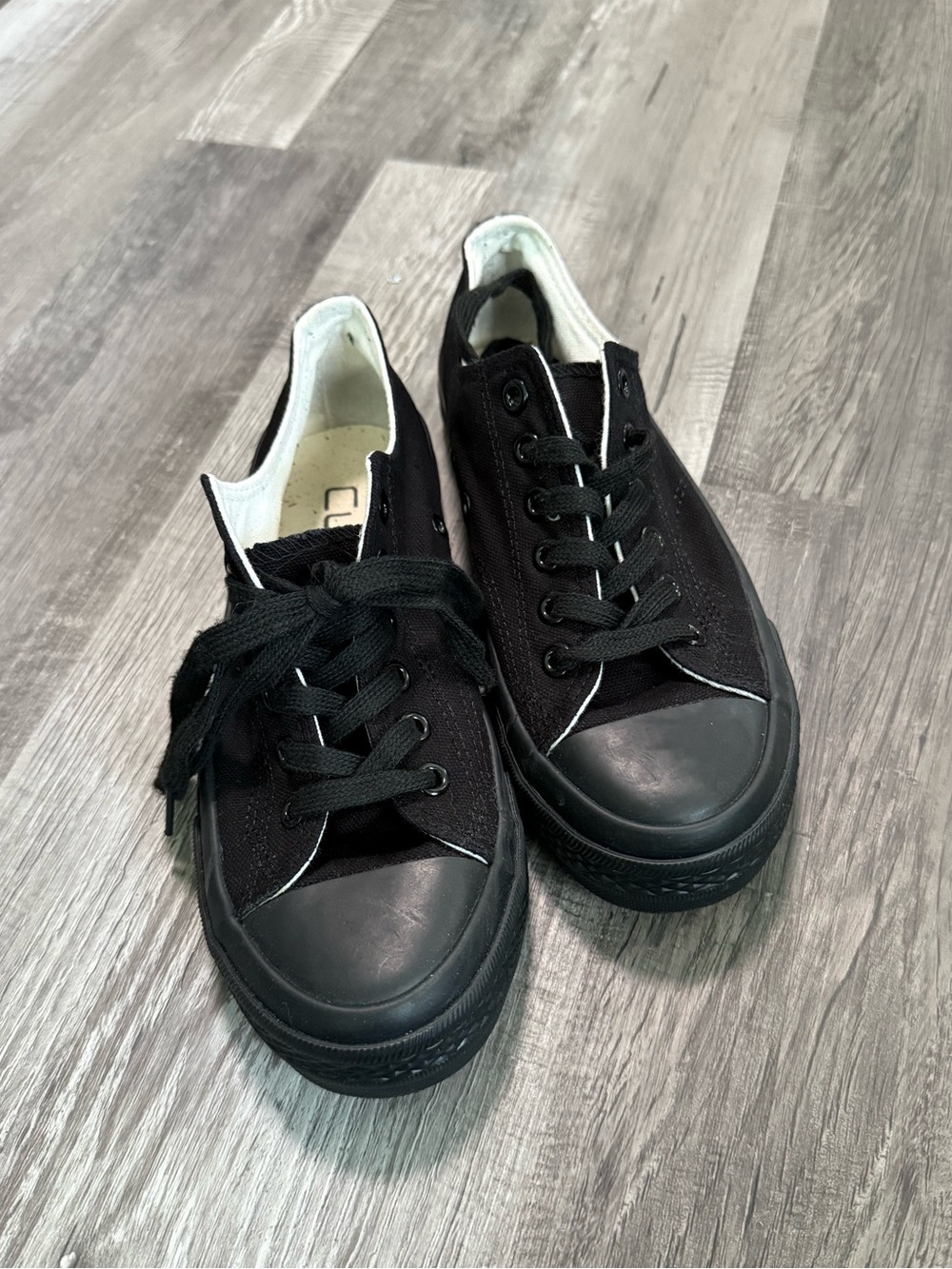 Black Low-Top Canvas Sneakers size 6